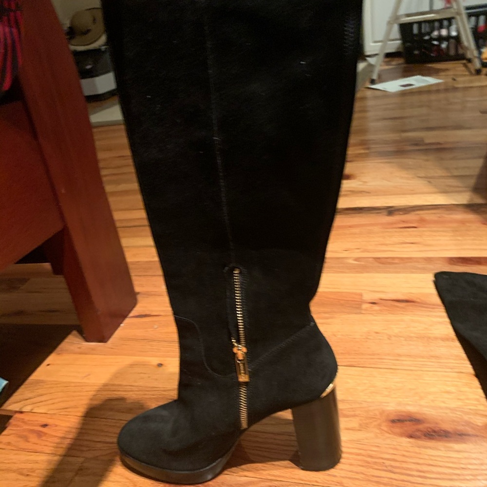 Authentic Michael Kors suade boots